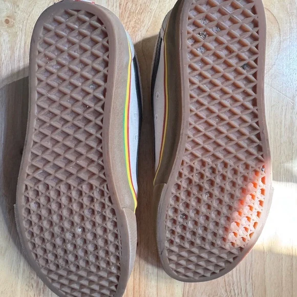 Vans Cream Canvas Sneakers with Black Accents - Picture 5 of 6